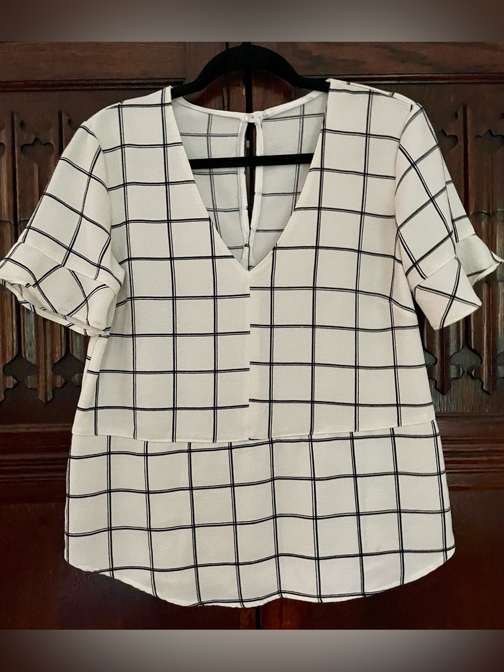 Women’s Cream & Black Windowpane V-Neck Top Size S